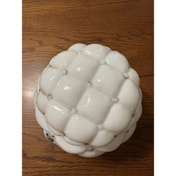 Consolidated Glass Con Cora Milk White Quilted Tufted Biscuit Cookie Jar Violets - Picture 4 of 7